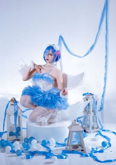 惩罚女仆夹震蛋器憋尿视频