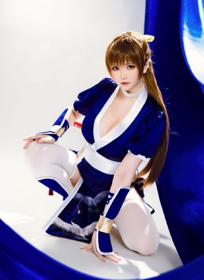 年轻的女教师2在线播放