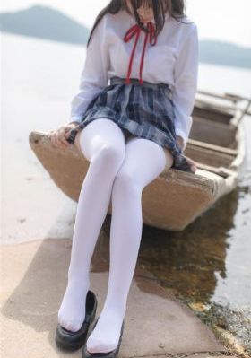 漂亮的女邻居4