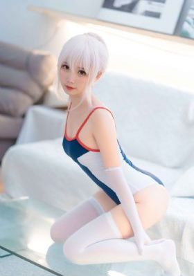 大胸女学生