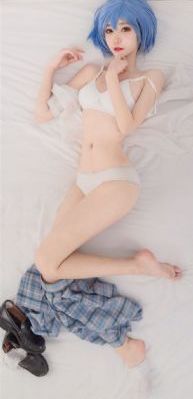 少妇被脱得精光调教